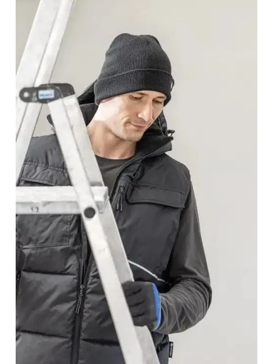 Жилет утепленный с капюшоном черный BORGER