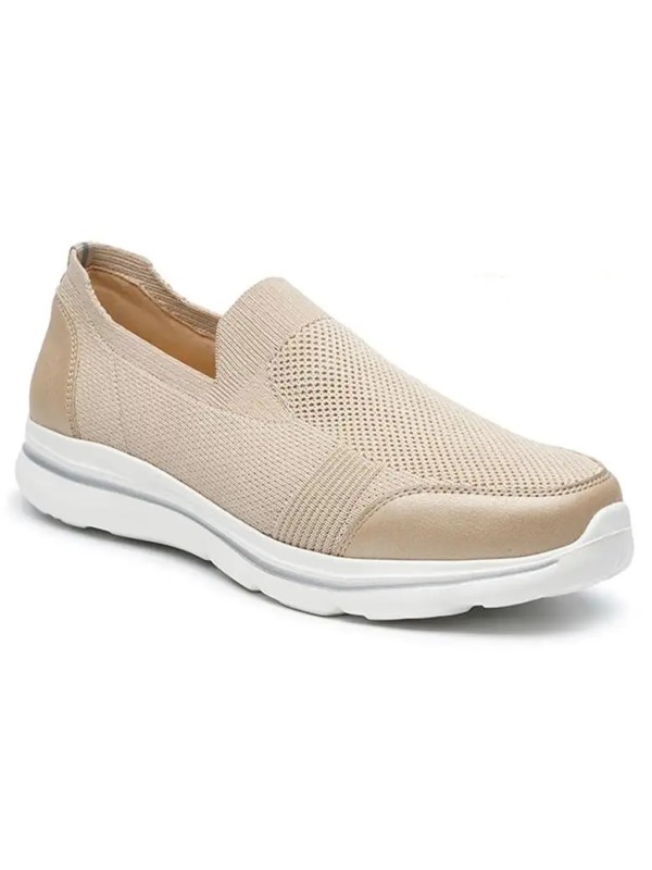 Комфортные женские кроссовки.