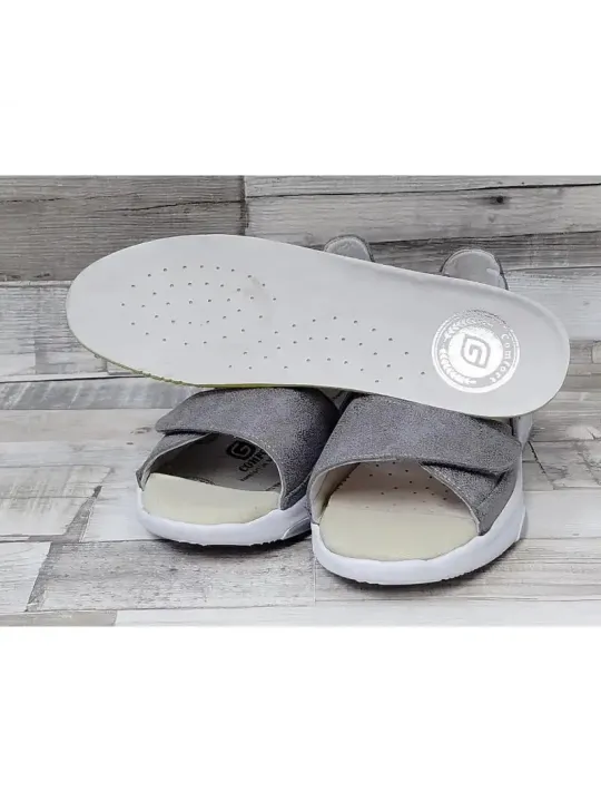 Женские сандалии цвета тауп